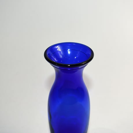 USED GLASS FLOWER VASE