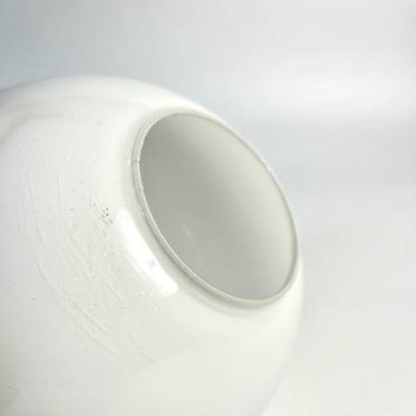 USED GLASS BALL SHADE CERAMIC TABLE LAMP