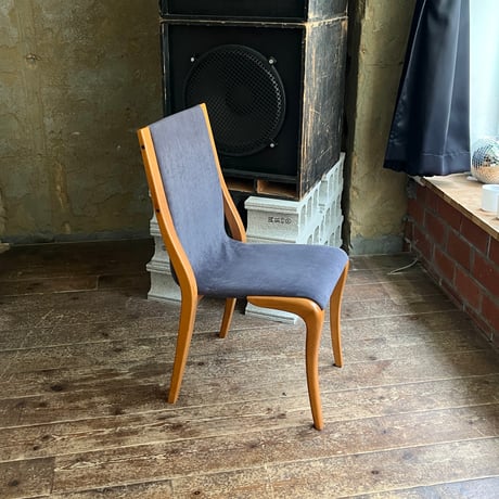 USED WOODEN LEG FABRIC SEAT CHAIR