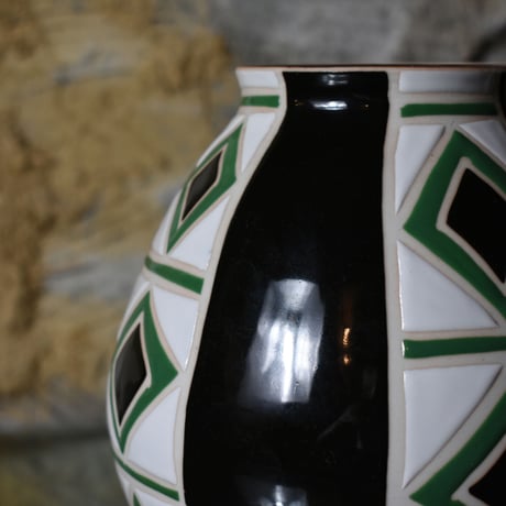 POTTERY FLOWER VASE
