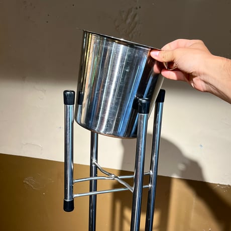 USED STAINLESS STAND FLOWER POT
