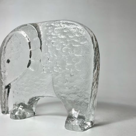 USED ELEPHANT MOTIF GLASS BOOK STAND