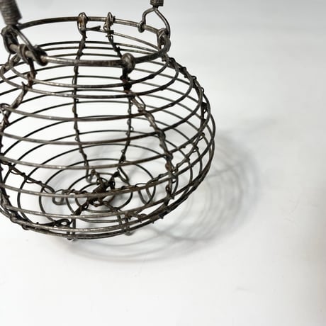 VINTAGE WIRE BASKET
