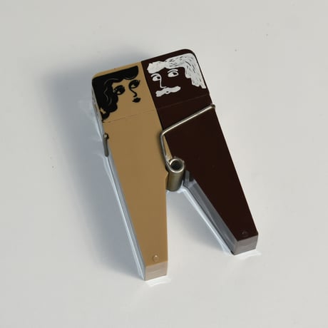 USED PLASTIC SOLT & PEPPER CLIP