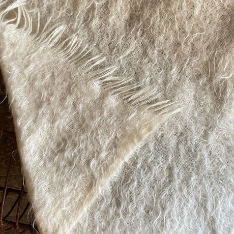 VINTAGE “PAR ROBIN” MOHAIR BLANKET