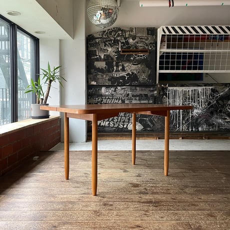 USED WOODEN DINING TABLE