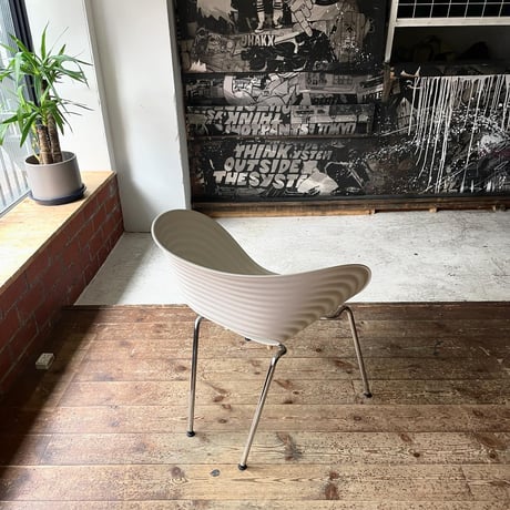 USED "VITRA / TOM VAC" DESIGNED BY Ron Arad