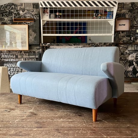USED WOODEN LEG FABRIC 2P SOFA