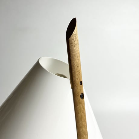 USED PLASTIC SHADE TABLE LAMP