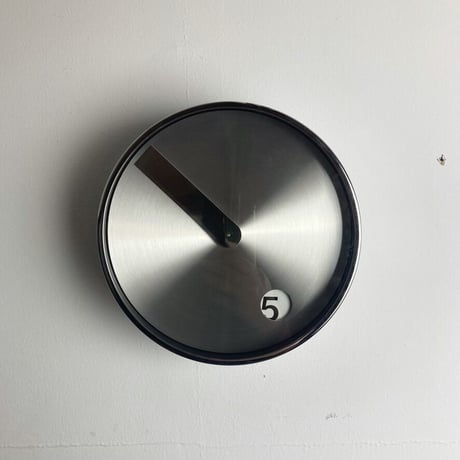 IRON CIRCLE WALL CLOCK
