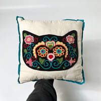 USED CAT MOTIF BEADS EMBROIDERY COTTON CUSHION