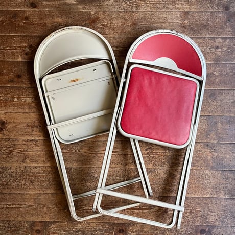 VINTAGE MID CENTURY FOLDING CHAIR
