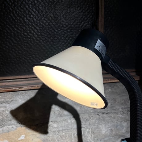 JAPAN USED PLASTIC DESK LAMP