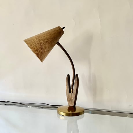 VINTAGE 50-60’s FIBERGLASS SHADE WOODEN & METAL TABLE LAMP