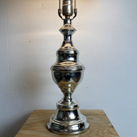 ALUMINUM TABLE LAMP
