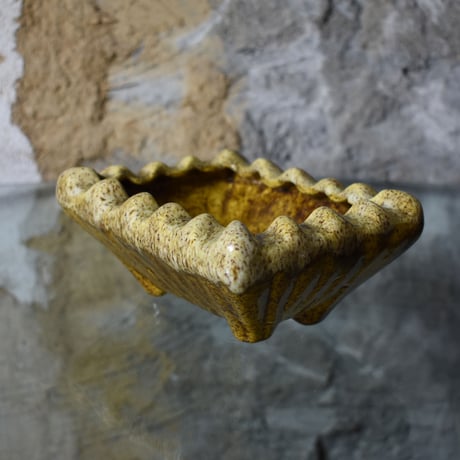POTTERY ASHTRAY