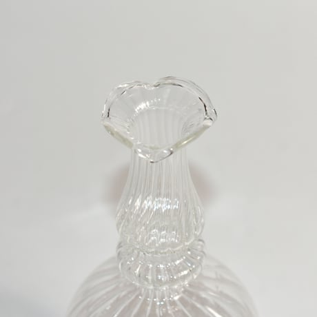 USED GLASS DESIGN FLOWER VASE