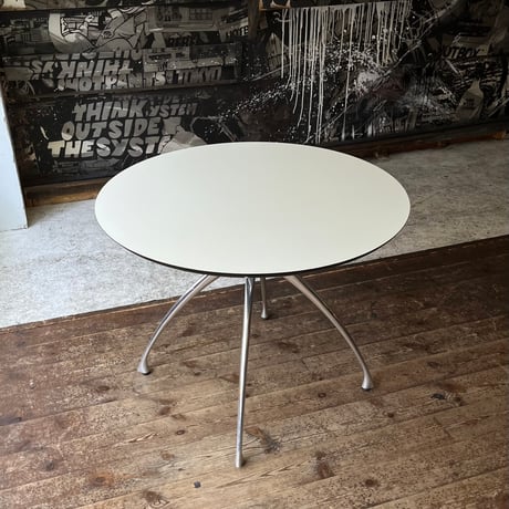 USED ALUMINUM LEG WOODEN TOP BOARD ROUND TABLE
