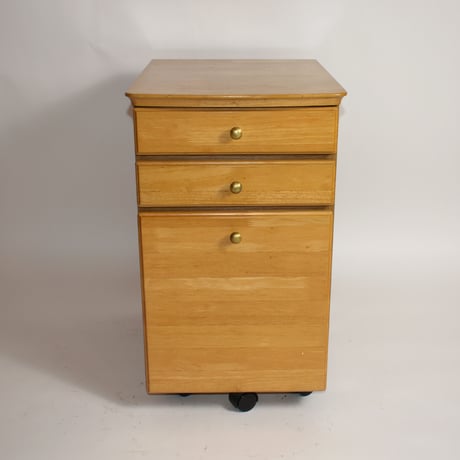 USED WOODEN CARRY CABINET
