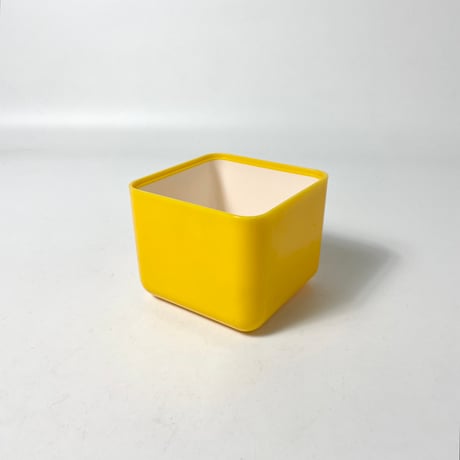 USED PLASTICS CONTAINER (YELLOW)