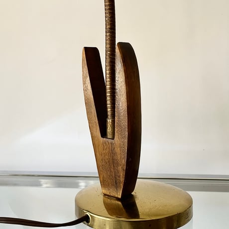 VINTAGE 50-60’s FIBERGLASS SHADE WOODEN & METAL TABLE LAMP