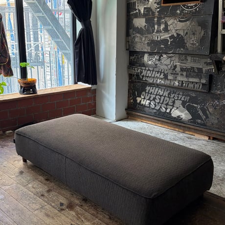 JAPAN USED "MARUICHI SELLING" FABRIC FLAT SOFA