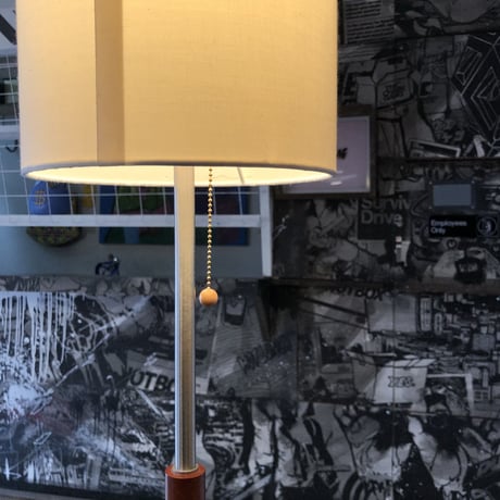 WOODEN POLE FLOOR LAMP