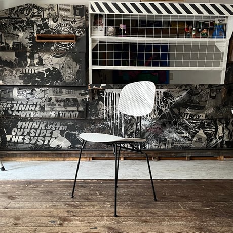 USED STEEL LEG PLASTIC CHAIR