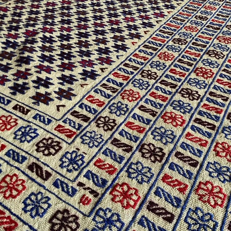VINTAGE PAKISTAN RUG