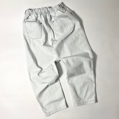 COMFORTABLE REASON "Surface Dyed Denim”