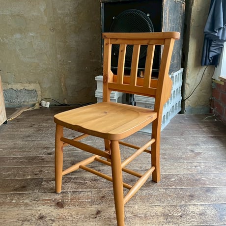 USED WOODEN CHURCH CHAIR