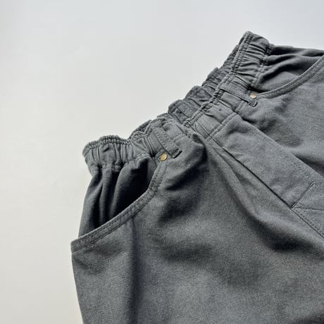 COMFORTABLE REASON "Color Denim Shorts"