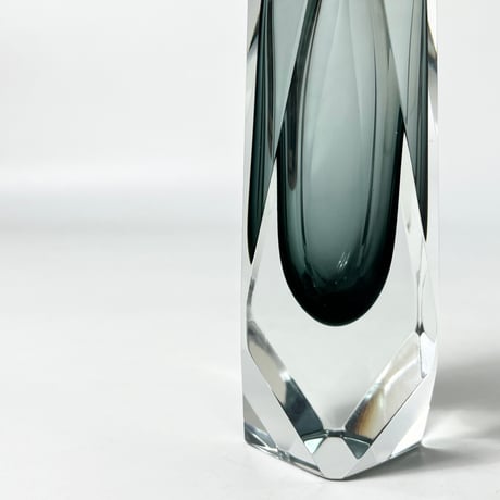 USED GLASS FLOWER VASE