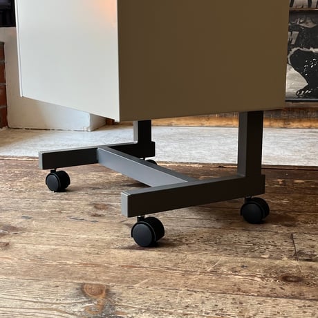 USED IRON LEG STEEL CARRY SHELF