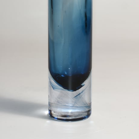 USED GLASS FLOWER VASE