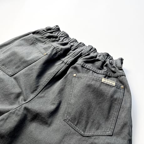 COMFORTABLE REASON "Color Denim Shorts"