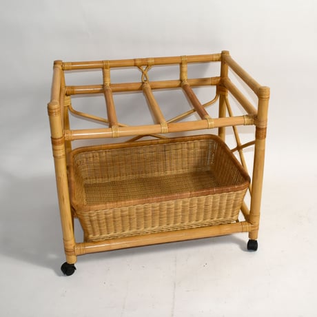 JAPAN USED BAMBOO & RATTAN CARRY LAUNDRY SHELF