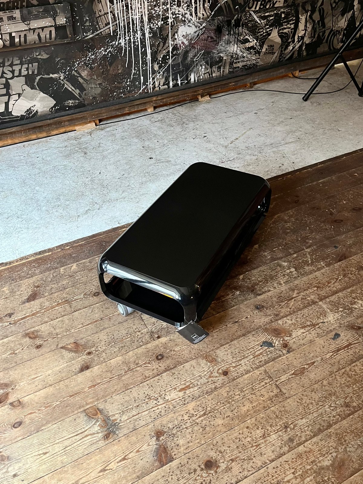 USED “SINTESI / KOBO LIVING” CARRY LOW TABLE |