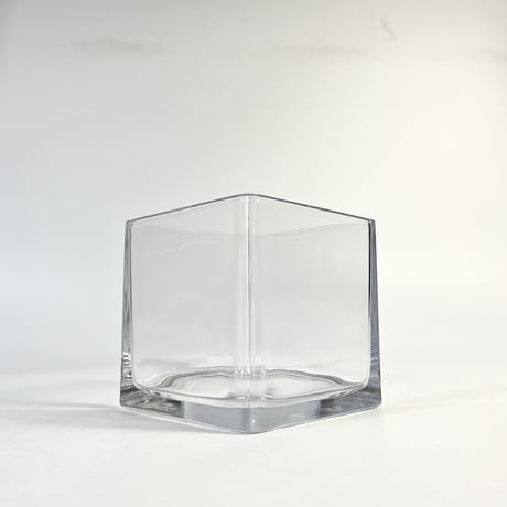 USED GLASS SQUARE POT