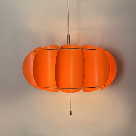 USED PLASTIC SHADE PENDANT LAMP