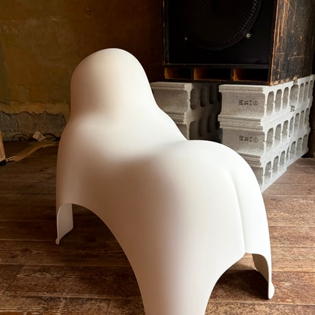 USED PLASTIC GORILLA STOOL