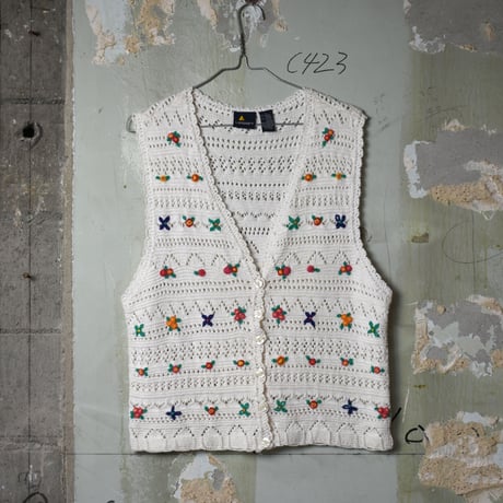 LADIES USED "LIZ SPORT" KNIT VEST