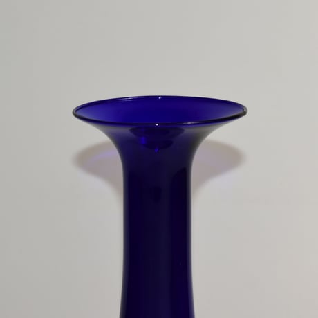 USED GLASS FLOWER VASE