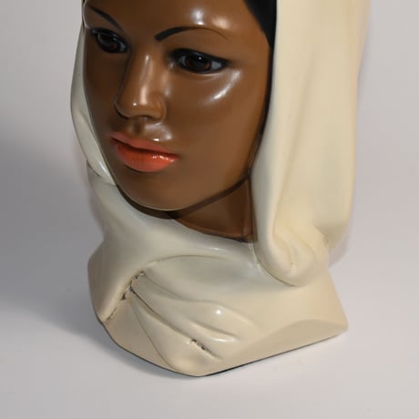 USA VINTAGE 50'S " MARWAL " CHALKWARE OF WOMAN STATUE