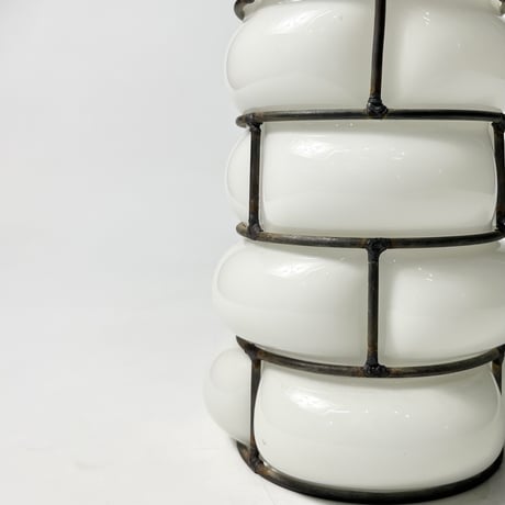 USED GLASS BUMPY FLOWER VASE