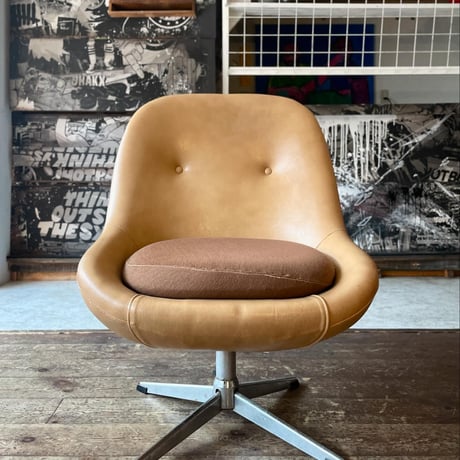 VINTAGE 60'S PVC DESK CHAIR