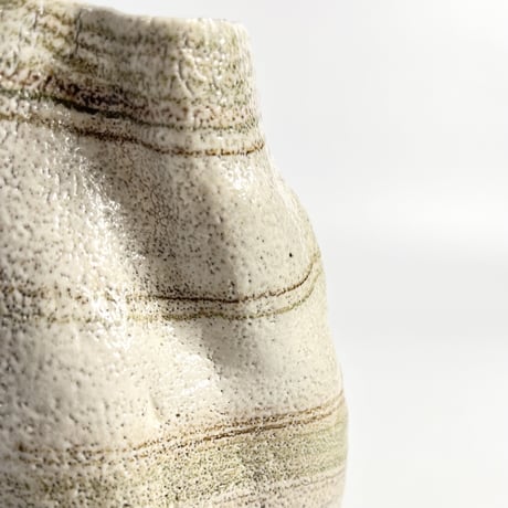 USED CERAMIC DESIGN FLOWER VASE