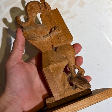 USED WOODEN SCULPTURE