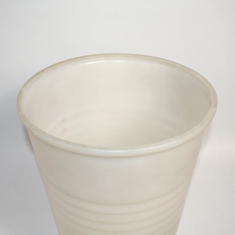 PLASTIC TRASH CAN