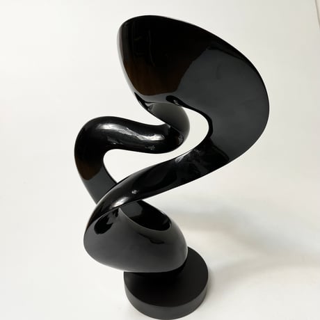 USED “DV D’SIGN” ABSTRACT WAVE OBJECT